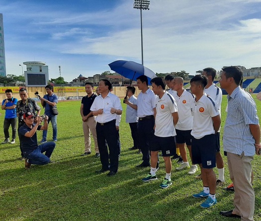 Thanh Hóa FC ra văn bản chỉ đạo lạ, HLV Nguyễn Thành Công từ chức
