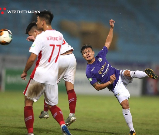 AFC ấn tượng với cú vô lê của Quang Hải ở chung kết Cúp QG