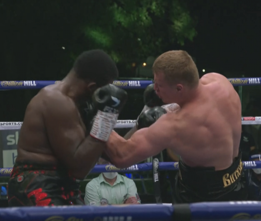 Nhìn lại cú đấm kết liễu của Alexander Povetkin lên Dillian Whyte