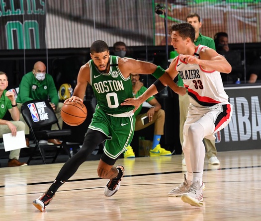Jayson Tatum hồi sinh ấn tượng, Celtics thắng nghẹt thở Trail Blazers