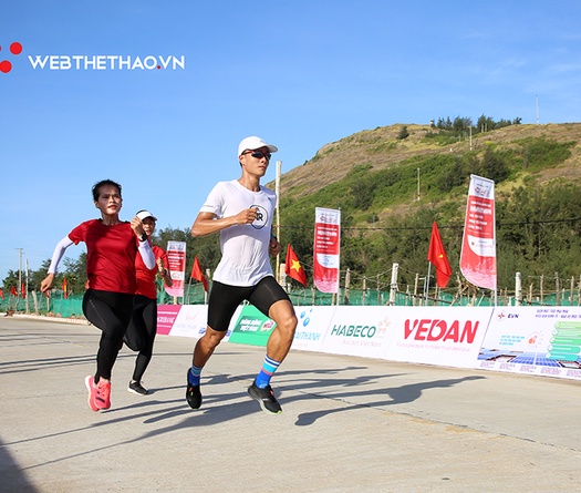Vì sao cặp VĐV chuẩn Boston Marathon “lê lết” tại Tiền Phong Marathon 2020?