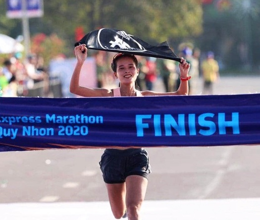 Hồng Lệ kể về “người bạn” giúp mình chiến thắng tại giải chạy quê nhà