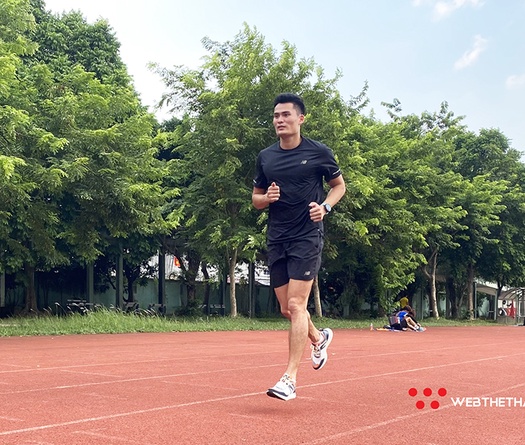 Soái ca điền kinh Quách Công Lịch dùng giày gì để những bước chạy thêm dũng mãnh?