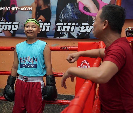 Tay đấm nhí Nguyễn Trí Dũng: "Con chiến đấu với ung thư vì đam mê thi đấu"