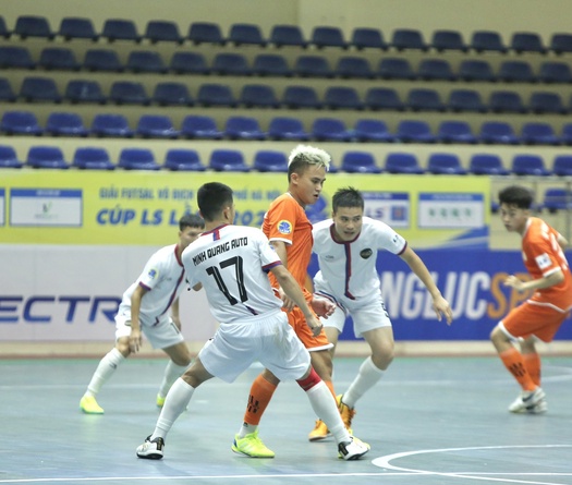 Xác định thêm 2 đội giành vé sớm vào bán kết futsal vô địch thành phố Hà Nội 2022