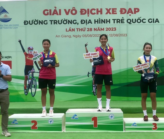 Quán quân U18 châu Á Thạch Thị Ngọc Thảo giành HCV giải xe đạp đường trường, địa hình trẻ toàn quốc 2023