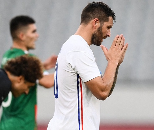 Tiền đạo 35 tuổi của Pháp ghi bàn ở Olympic dành cho... U23
