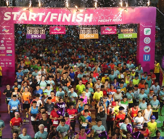 5 điểm nhấn ấn tượng không thể bỏ lỡ của giải chạy đêm Ho Chi Minh City Night Run Eximbank 2024