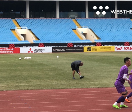 HLV Park Hang Seo nhặt "sạn" trên sân Mỹ Đình trước trận quyết đấu Myanmar