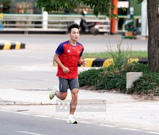 Campuchia nhập tịch VĐV marathon gốc Trung Quốc bí ẩn, Hoàng Nguyên Thanh gặp khó tại SEA Games 32