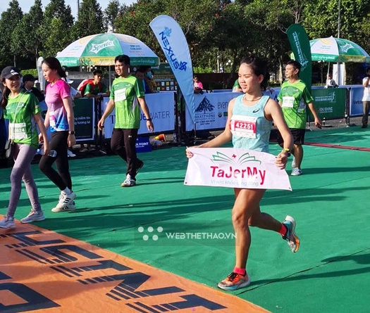 Nữ Tuyển thủ HCĐ SEA Games phá kỷ lục Vietcombank Mekong Delta Marathon Hậu Giang 2022