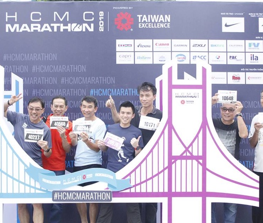 Rộn ràng không khí trước giờ đua tại làng HCMC Marathon 2019