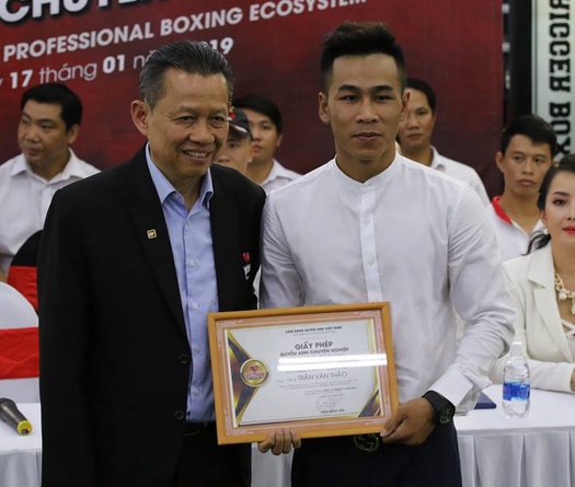 Tiết lộ đối thủ “nặng ký” tranh đai WBF cùng Trần Văn Thảo