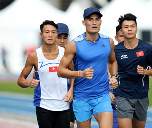 Khởi động đúng cách trước khi chạy cùng Quách Công Lịch