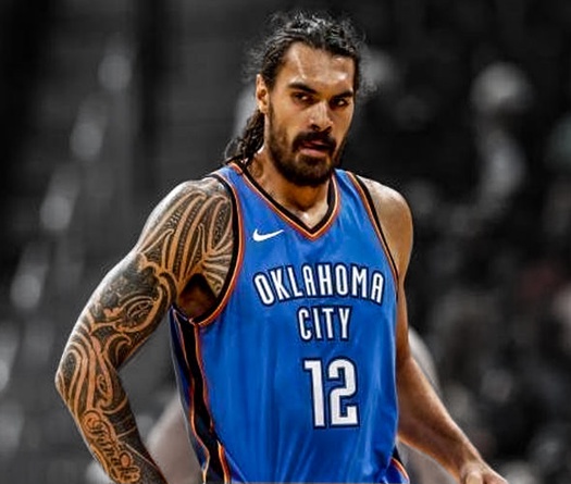Aquaman Steven Adams bất ngờ nhận được sự hậu thuẫn của cộng đồng Hải Tặc