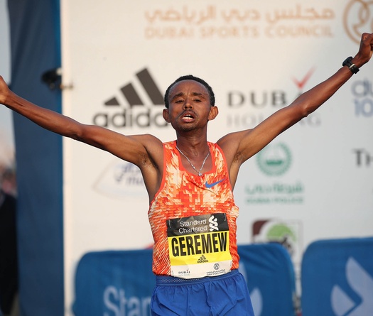 Dubai Marathon cắt giảm tiền thưởng, ‘vua marathon’ thuộc về Boston