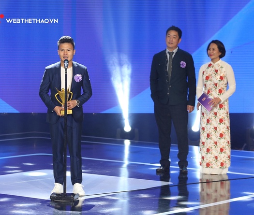 Quang Hải với phát biểu dễ thương khi nhận giải thưởng VĐV xuất sắc nhất năm