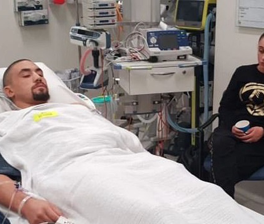 Robert Whittaker đã cầu xin vợ để được tham gia UFC 234