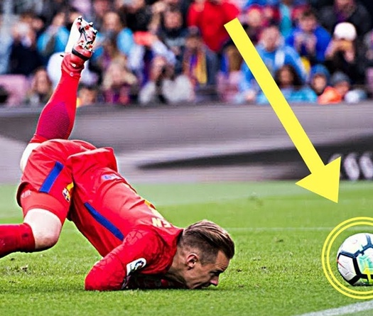 Hài hước bóng đá: Không sợ đối thủ mạnh, chỉ sợ đồng đội…