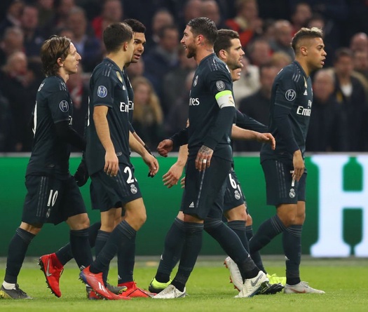 Benzema đi vào lịch sử, Vinicius trở thành vua kiến tạo và 5 điểm nhấn từ trận Ajax – Real Madrid