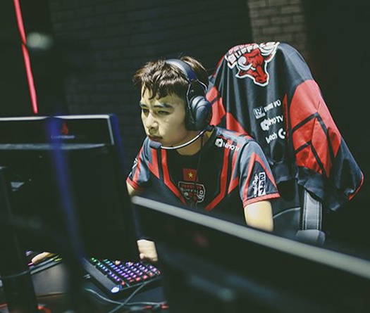 Zeros: "Tôi thấy buồn vì phải chiến thắng trước bạn thân của anh trai tôi"