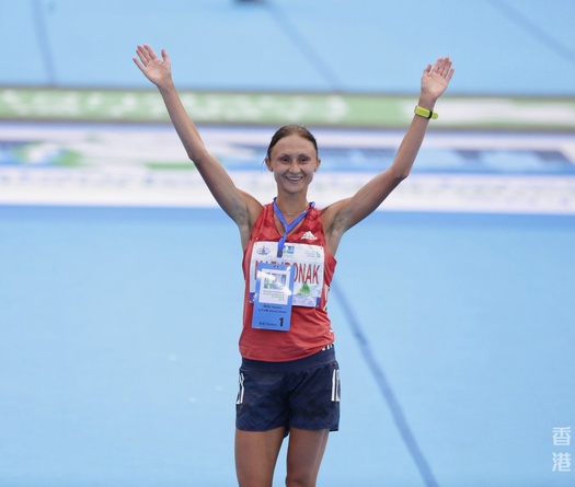 Hong Kong Marathon: Á quân tưởng... về nhất vì bị nhà vô địch cho "hít khói" quá xa