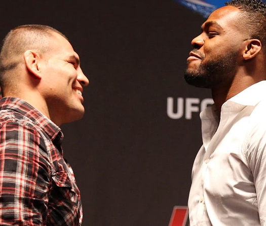 Jon Jones gửi lời tới Cain Velasquez: ‘anh phải tự tin hơn nữa mới hạ được tôi’