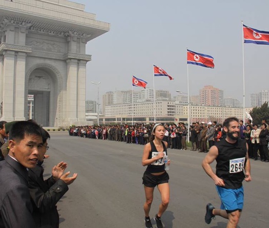 Không chỉ có vệ sĩ chạy bộ, Triều Tiên còn có giải chạy Bình Nhưỡng Marathon đáng phải thử một lần trong đời