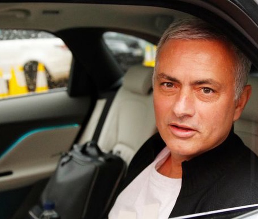 Tin chuyển nhượng tối ngày 1/3: Cựu Chủ tịch Real Madrid ủng hộ Mourinho trở lại Bernabeu