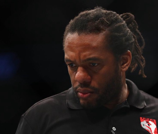Chiến thắng đầy tranh cãi của Ben Askren, có phải lỗi do Herb Dean?