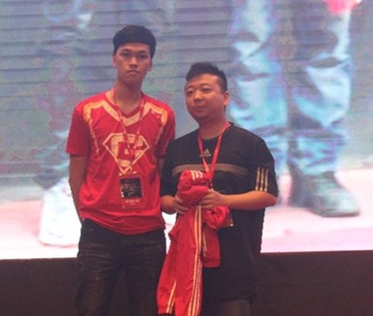 Đại chiến AOE: Shen Long cùng 4 cao thủ Trung Quốc sang Việt Nam thách đấu Chim Sẻ Đi Nắng