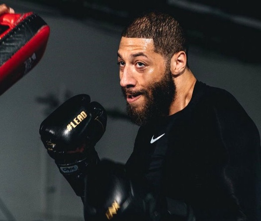 Sao NBA thừa nhận sự siêu việt của bản thân, sẵn sàng đánh chiếm đai hạng nặng UFC