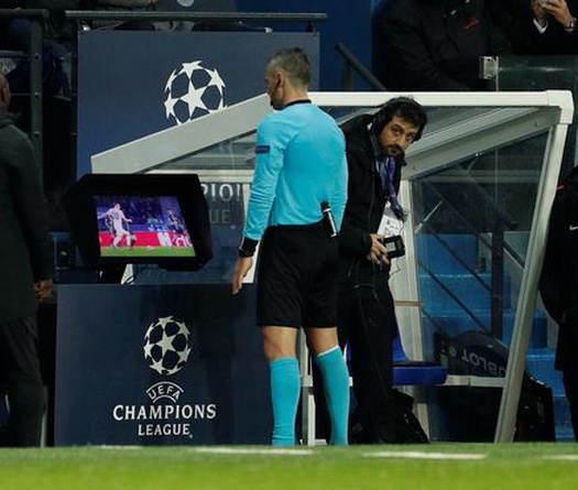 UEFA ra tuyên bố về quyết định sử dụng VAR gây tranh cãi của trọng tài trong trận PSG vs MU