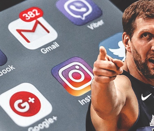 Già Dirk nắn gân các cháu cầu thủ thích sống ảo