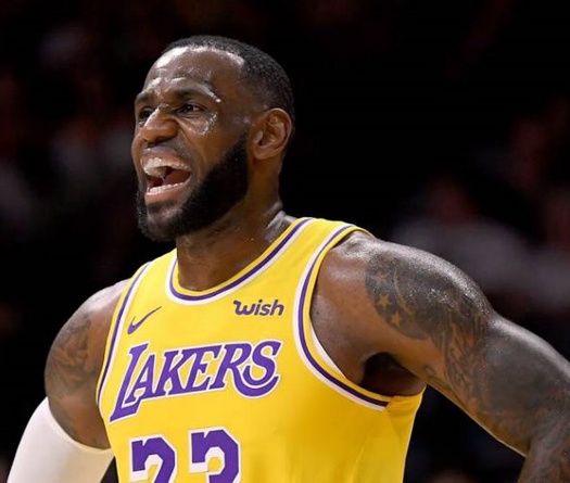 Góc tấu hài: LeBron James muôn năm, LeBron James vô đối!