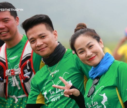 100 VĐV khởi động, hứng khởi chuẩn bị bước vào đường đua Tú Làn Adventure Race 2019