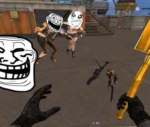 Đột Kích: Chết cười với tình huống trà trộn vào nhà địch đổi súng