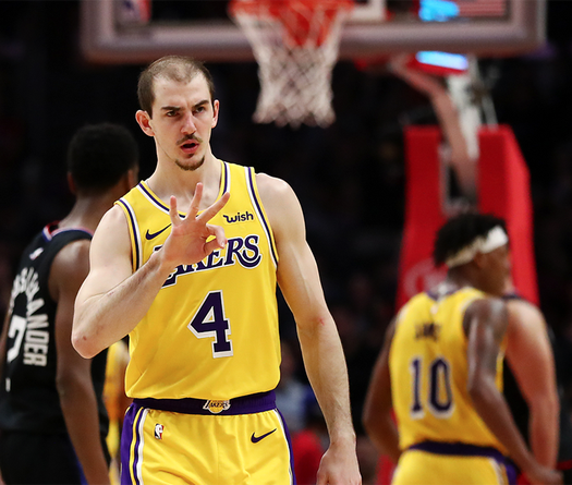 Cầu thủ "vô danh" của Lakers gây sốc cho cả LA Clippers lẫn LeBron James trong ngày thăng hoa tột độ