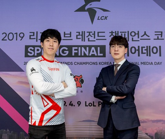 Chung kết LCK Mùa xuân 2019 không chỉ là cuộc đối đầu giữa SKT vs GRF mà còn là cuộc đối đấu giữa 2 HLV tốt nhất LCK 2019
