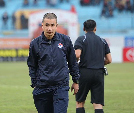 Trọng tài Nguyễn Trọng Thư: Từ 'bàn thắng ma’ của Bình Dương đến những ‘cú phốt’ tai tiếng trong nghiệp cầm còi