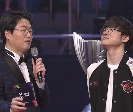 Faker khóc khi SKT lên ngôi vô địch LCK mùa xuân 2019