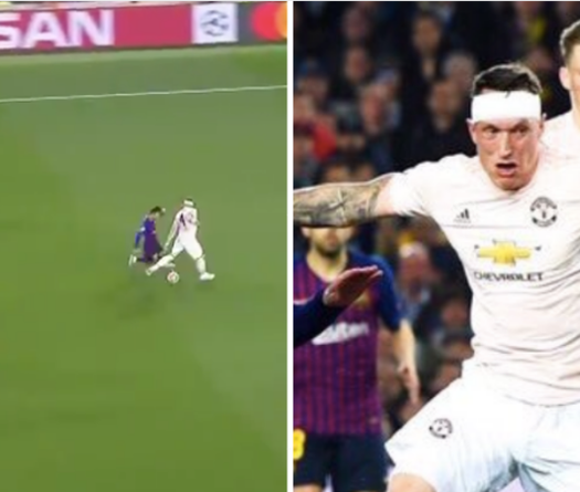 Messi “hành hạ” Phil Jones đến mức bung cả băng quấn đầu thế nào?