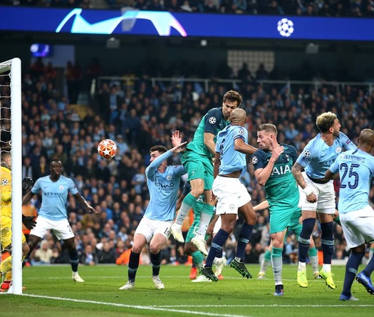 Cận cảnh 2 tình huống VAR khiến Man City bị loại cay đắng