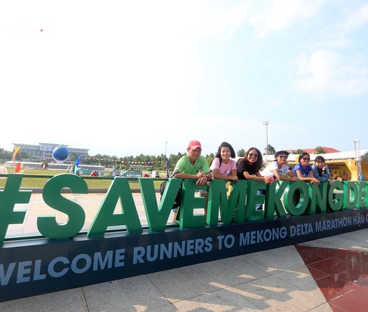 Dàn đại sứ Mekong Delta Marathon 2019 gây chú ý tại Expo sự kiện