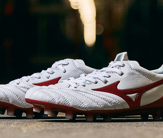 Mizuno tung ra mẫu giày Morelia Neo II "F9T" của tiền đạo Fernando Torres