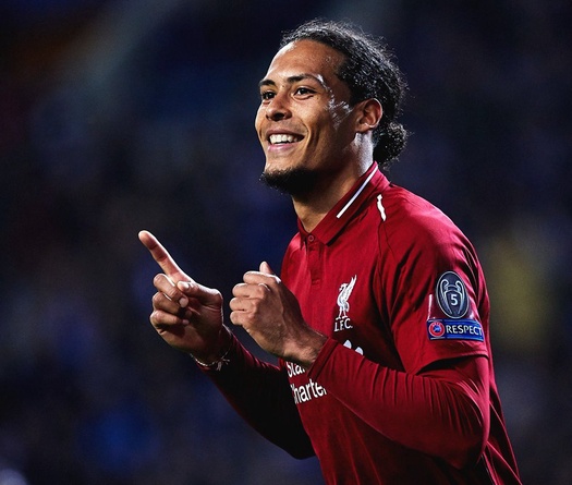 Người hâm mộ Liverpool thích thú về cách MU từng mua hụt Van Dijk