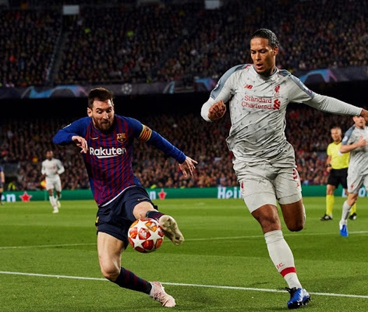 “Giải mã” cử chỉ của Van Dijk với Robertson khi đối mặt Messi