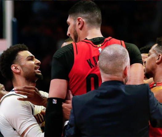 Liệu NBA có cấm thi đấu gần chục cầu thủ sau màn gây gổ giữa Denver Nuggets và Portland Trail Blazers?