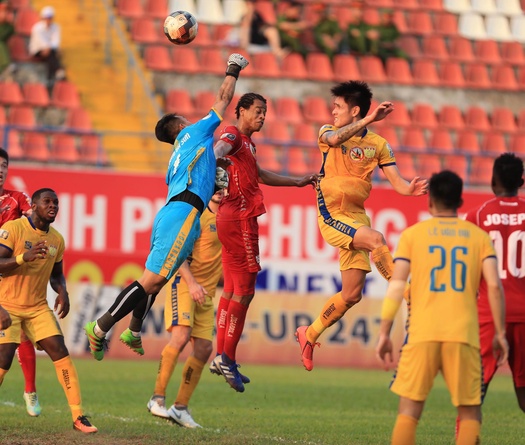 Sau pháo sáng, Hải Phòng tiếp tục bị phạt