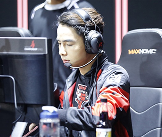 Zeros bị cấm thi đấu, cắt hợp đồng với PVB